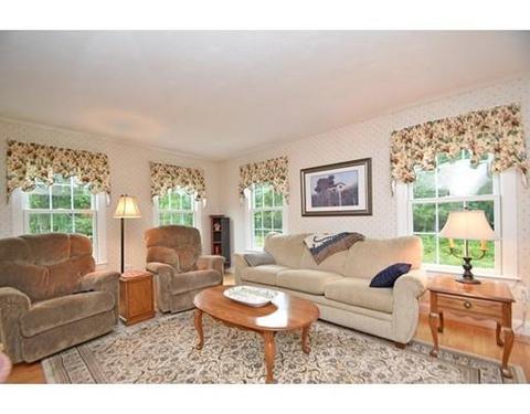42 Miscoe Rd, Mendon, MA 01756 photo 9