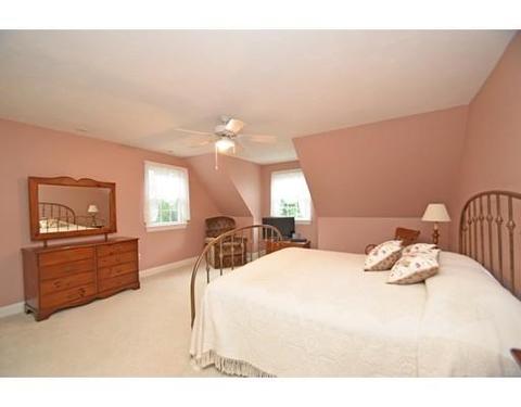 42 Miscoe Rd, Mendon, MA 01756 photo 11