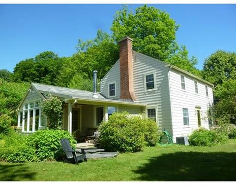 9 Pleasant St, Conway, MA 01341 photo 1