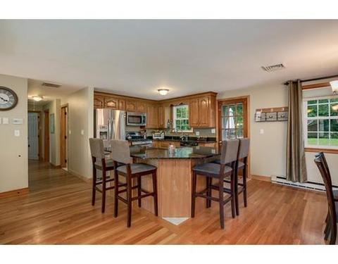 27 Main St, Walpole, MA 02081 photo 9