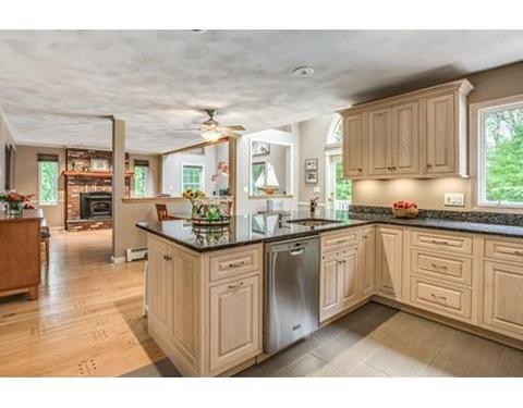51 Enos Cir, Reading, MA 01867 photo 4