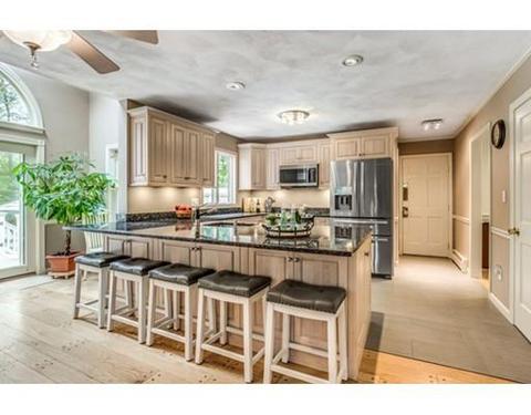51 Enos Cir, Reading, MA 01867 photo 2