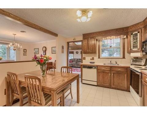7 Larson Ln, Stoneham, MA 02180 photo 9