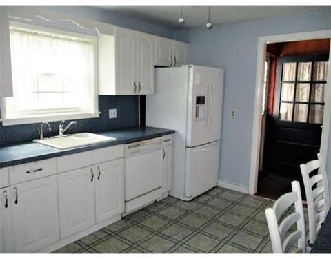 30 Acushnet Ave, Worcester, MA 01606 photo 11
