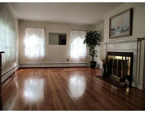 30 Acushnet Ave, Worcester, MA 01606 photo 4
