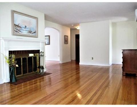 30 Acushnet Ave, Worcester, MA 01606 photo 5