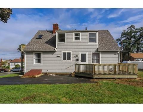 22 Corliss Ave, Gloucester, MA 01930 photo 3
