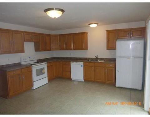 7 Seneca St, Worcester, MA 01603 photo 4