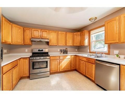 689 Bay St, Springfield, MA 01109 photo 7
