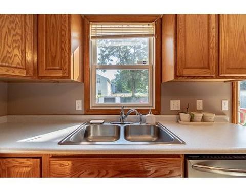 689 Bay St, Springfield, MA 01109 photo 9