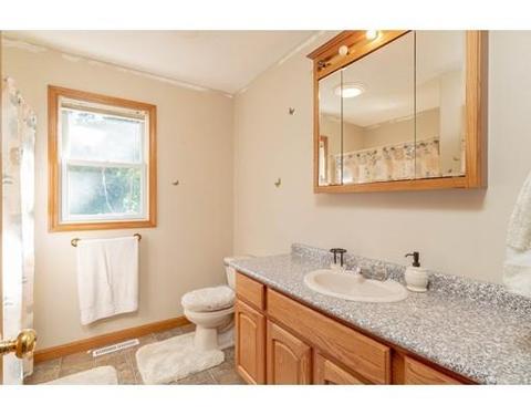 689 Bay St, Springfield, MA 01109 photo 15