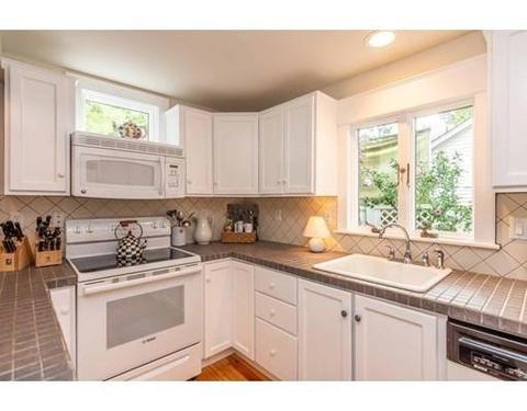 29 Pine St, Edgartown, MA 02539 photo 10