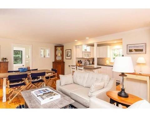 29 Pine St, Edgartown, MA 02539 photo 3