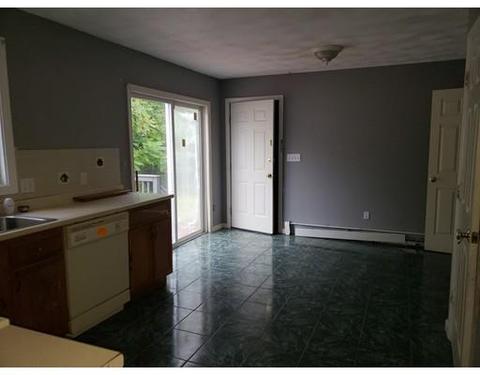 7 Oak Leaf Cir, Worcester, MA 01603 photo 8