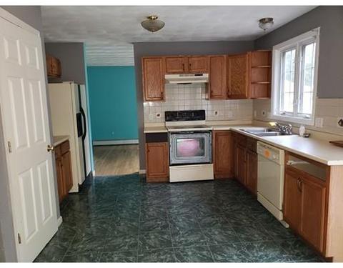 7 Oak Leaf Cir, Worcester, MA 01603 photo 9