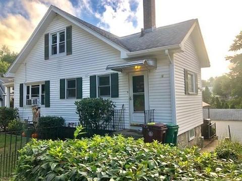 276 Carnation St, Woonsocket, RI 02895 photo 4