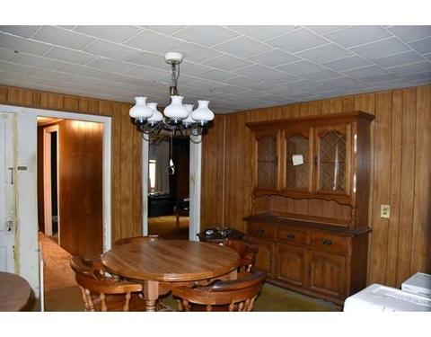 8 Belcher St, Chicopee, MA 01020 photo 3
