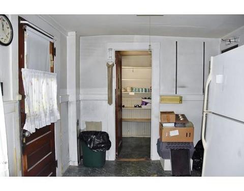 8 Belcher St, Chicopee, MA 01020 photo 6