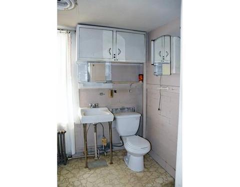 8 Belcher St, Chicopee, MA 01020 photo 8