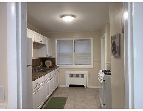 36 Berlin St, Springfield, MA 01109 photo 1