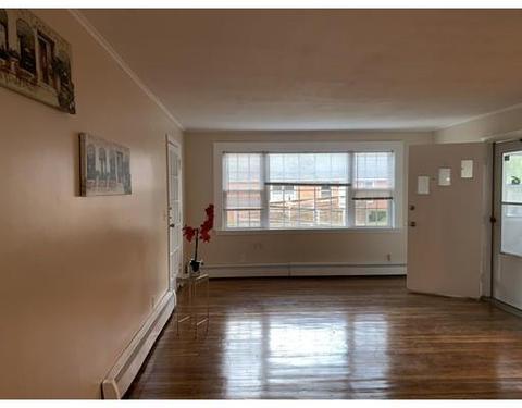 36 Berlin St, Springfield, MA 01109 photo 4