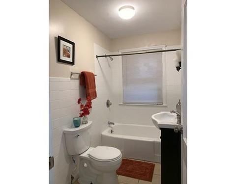 36 Berlin St, Springfield, MA 01109 photo 6