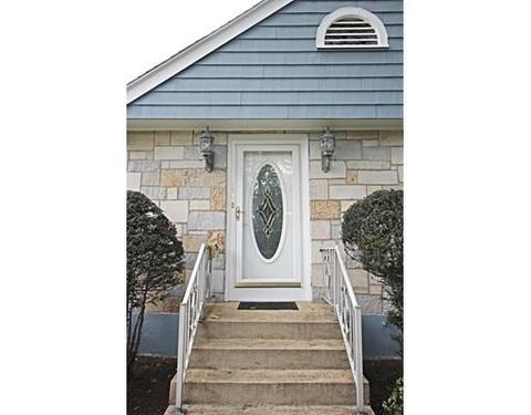 15 Fox Rd, Wakefield, MA 01880 photo 2