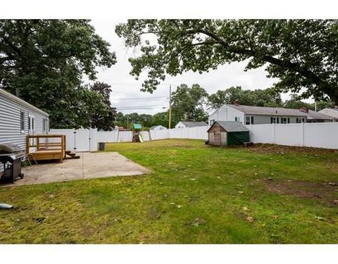 675 Pendleton, Chicopee, MA 01020 photo 10