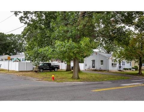 675 Pendleton, Chicopee, MA 01020 photo 3