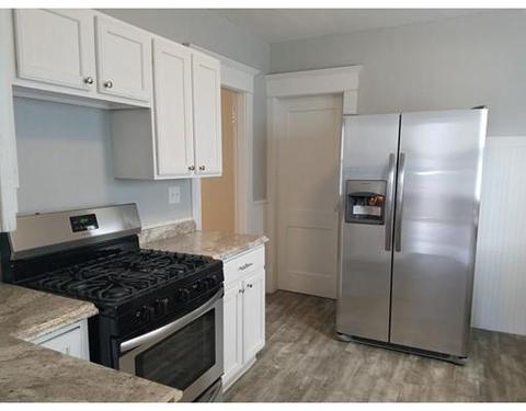 17 Dineen St, Springfield, MA 01104 photo 9