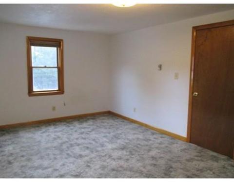 15 Como Dr, Chicopee, MA 01020 photo 13