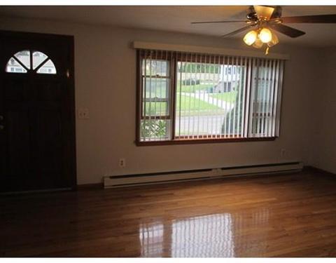 15 Como Dr, Chicopee, MA 01020 photo 2