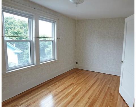 24 Bauer St, Worcester, MA 01603 photo 12