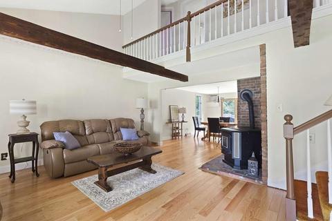 5 Ward St, Hingham, MA 02043 photo 4