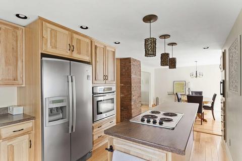 5 Ward St, Hingham, MA 02043 photo 2