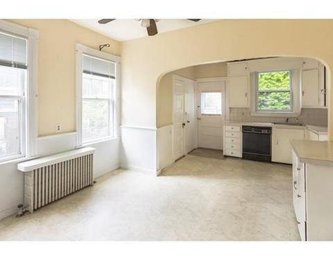 12 Smith St, Marblehead, MA 01945 photo 8
