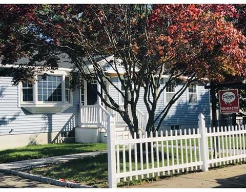 464 Tecumseh St, Fall River, MA 02721 photo 1