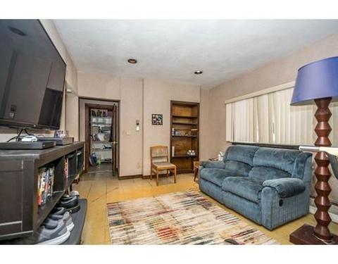 20 Devens St, Everett, MA 02149 photo 4