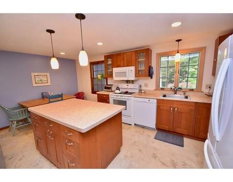 36 Alpine Dr, Amherst, MA 01002 photo 6