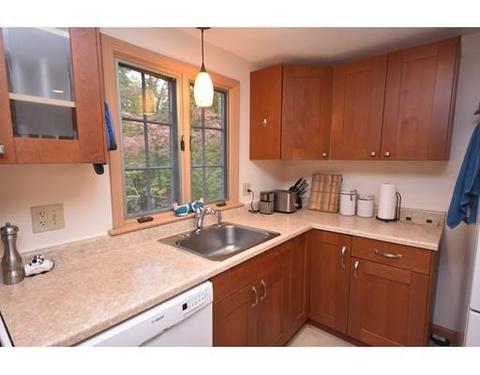 36 Alpine Dr, Amherst, MA 01002 photo 9