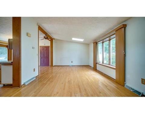 986 Allen St, Springfield, MA 01118 photo 10