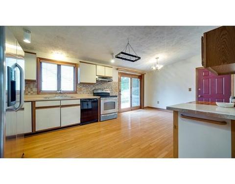 986 Allen St, Springfield, MA 01118 photo 4