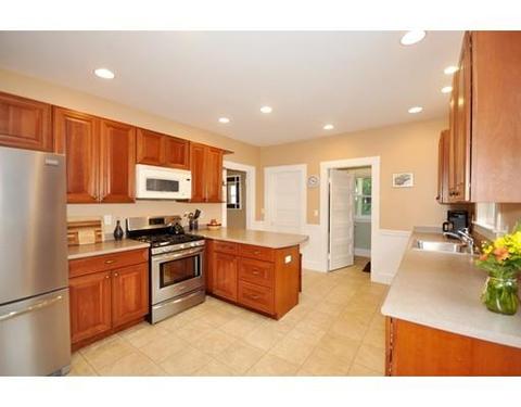 7 Haynes St, Maynard, MA 01754 photo 4