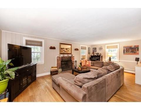 12 Powers St, Beverly, MA 01915 photo 3