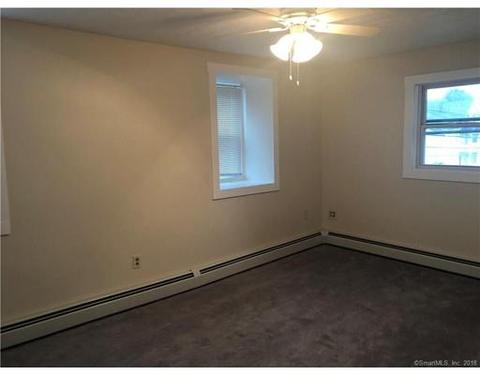 38 Dyer St, Killingly, CT 06239 photo 5