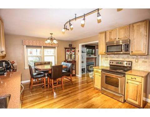 34 Nancy Ave, Dracut, MA 01826 photo 3
