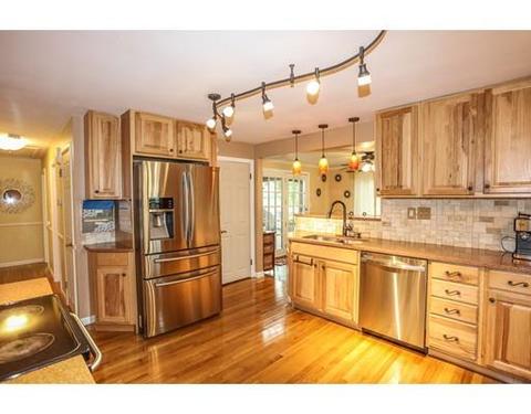 34 Nancy Ave, Dracut, MA 01826 photo 2