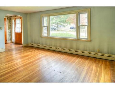 65 Corning St, Beverly, MA 01915 photo 4