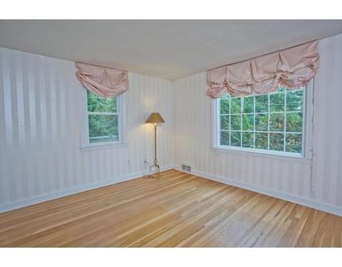 140 Maebeth St, Springfield, MA 01119 photo 11