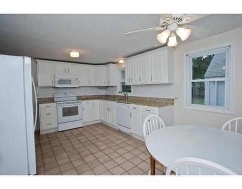 140 Maebeth St, Springfield, MA 01119 photo 3